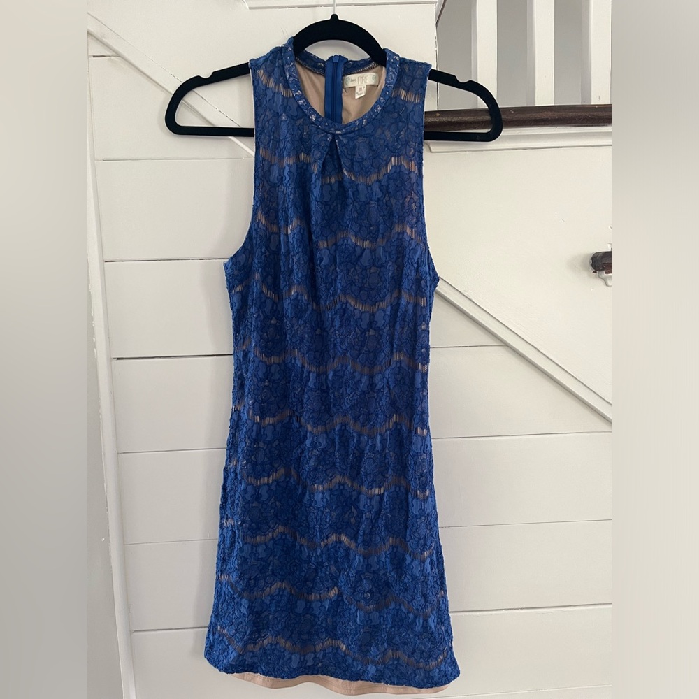 Lace and Nude Mini Dress (M)